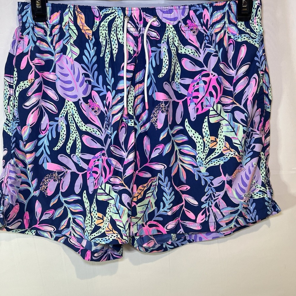 Lilly Pulitzer Men MEDIUM You've Been Spotted CAPRI TRUNK SWIM SHORTS Beach READ